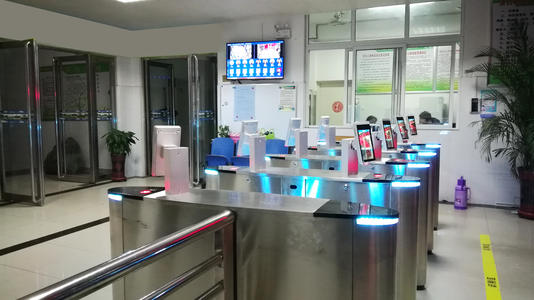 學(xué)校人臉識(shí)別宿舍門禁系統(tǒng),識(shí)別**,**性高!